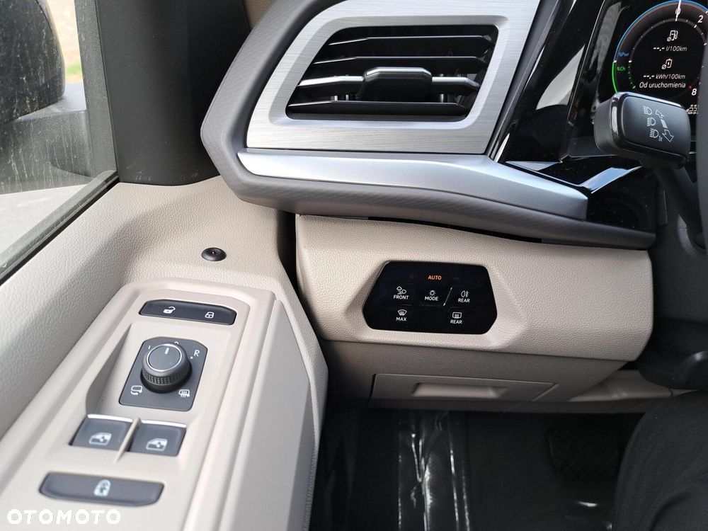 Volkswagen Multivan - 38