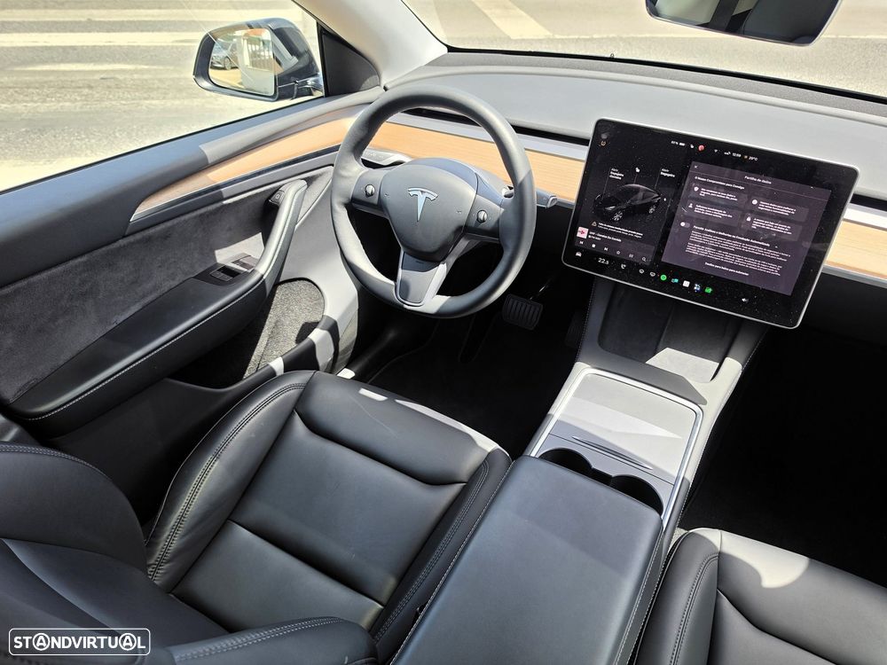 Tesla Model Y Long Range Dual Motor AWD - 15