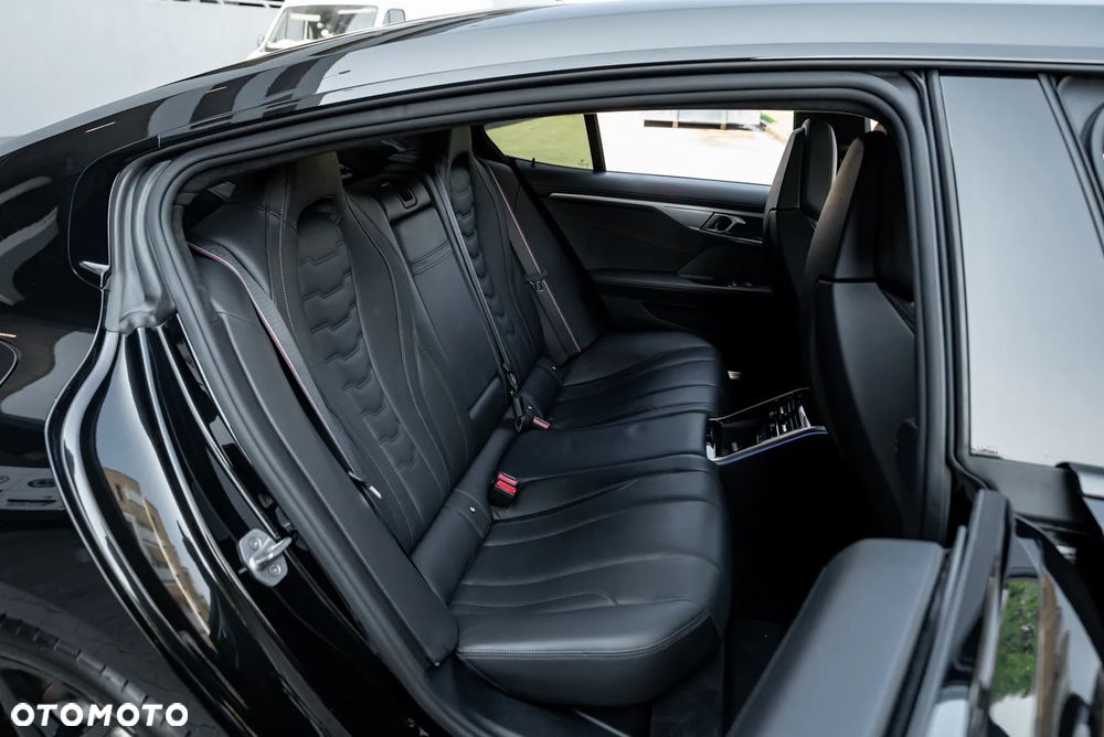 BMW Seria 8 - 20