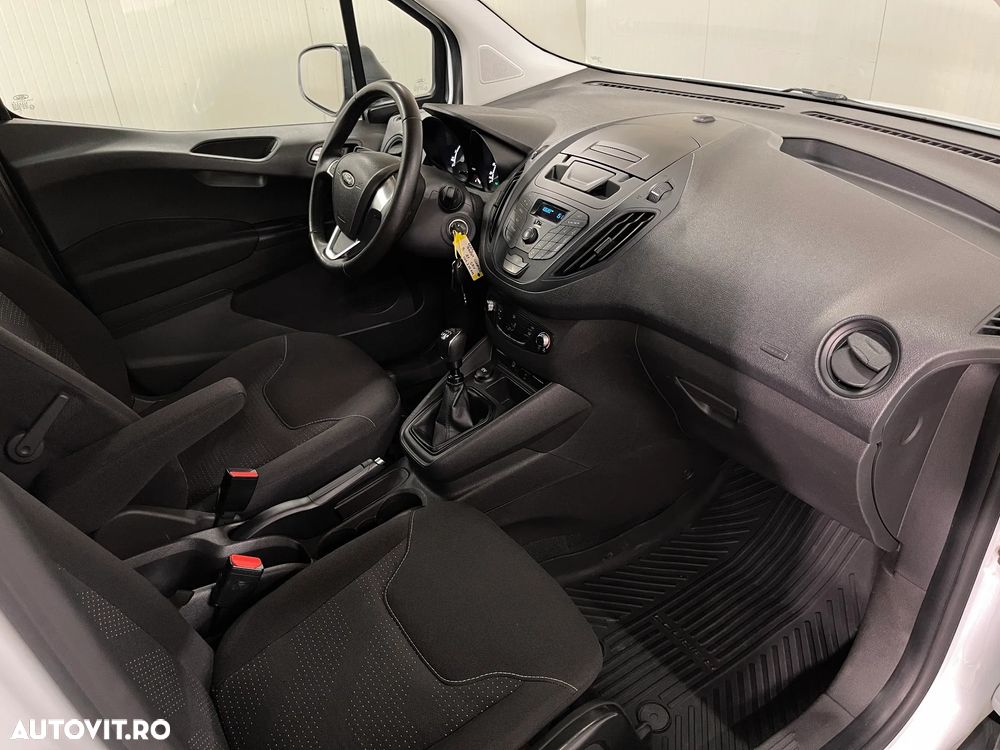 Ford Transit Courier - 9