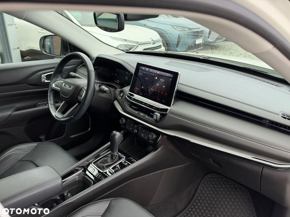 Jeep Compass - 33