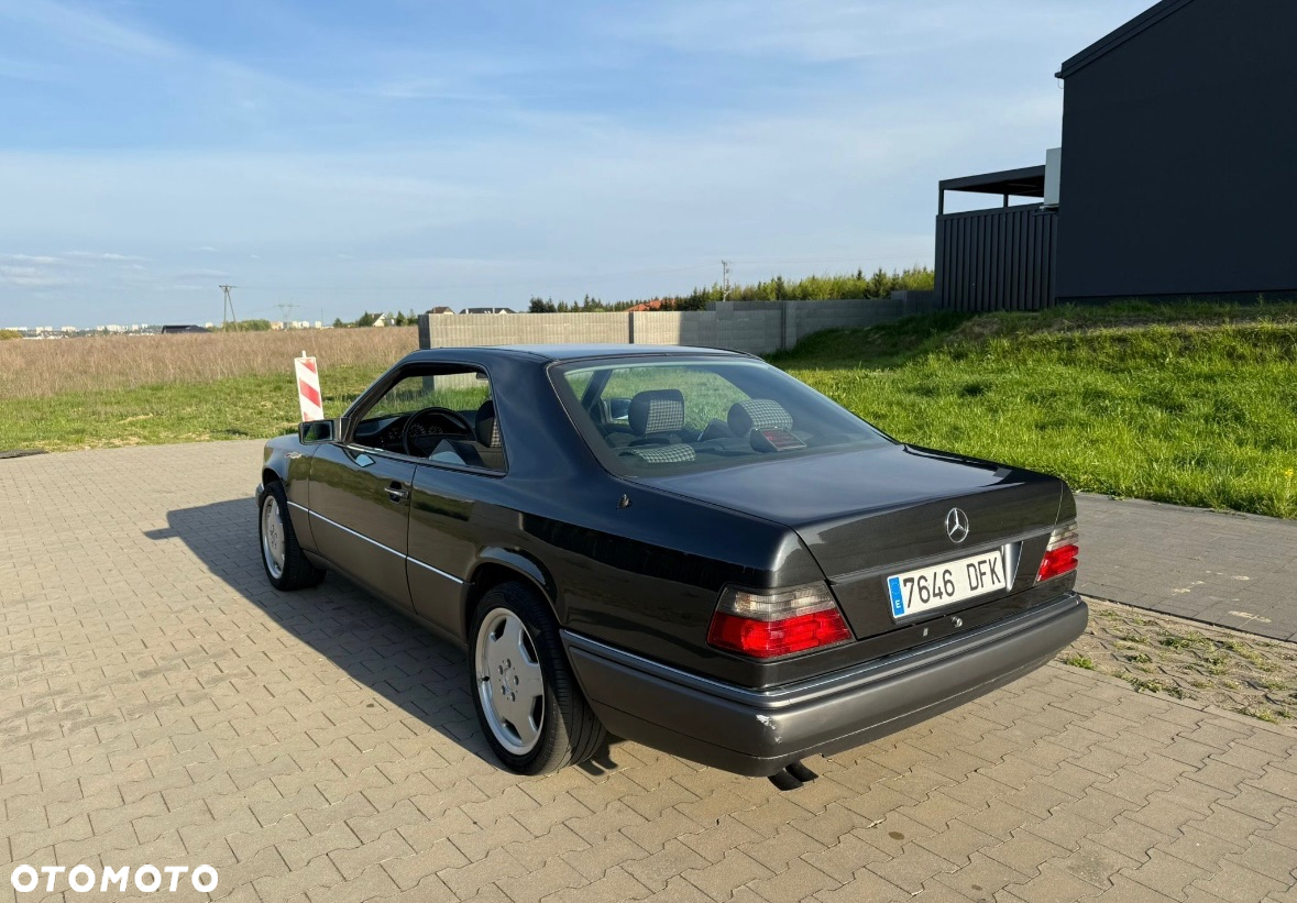 Mercedes-Benz Klasa E 320 - 9