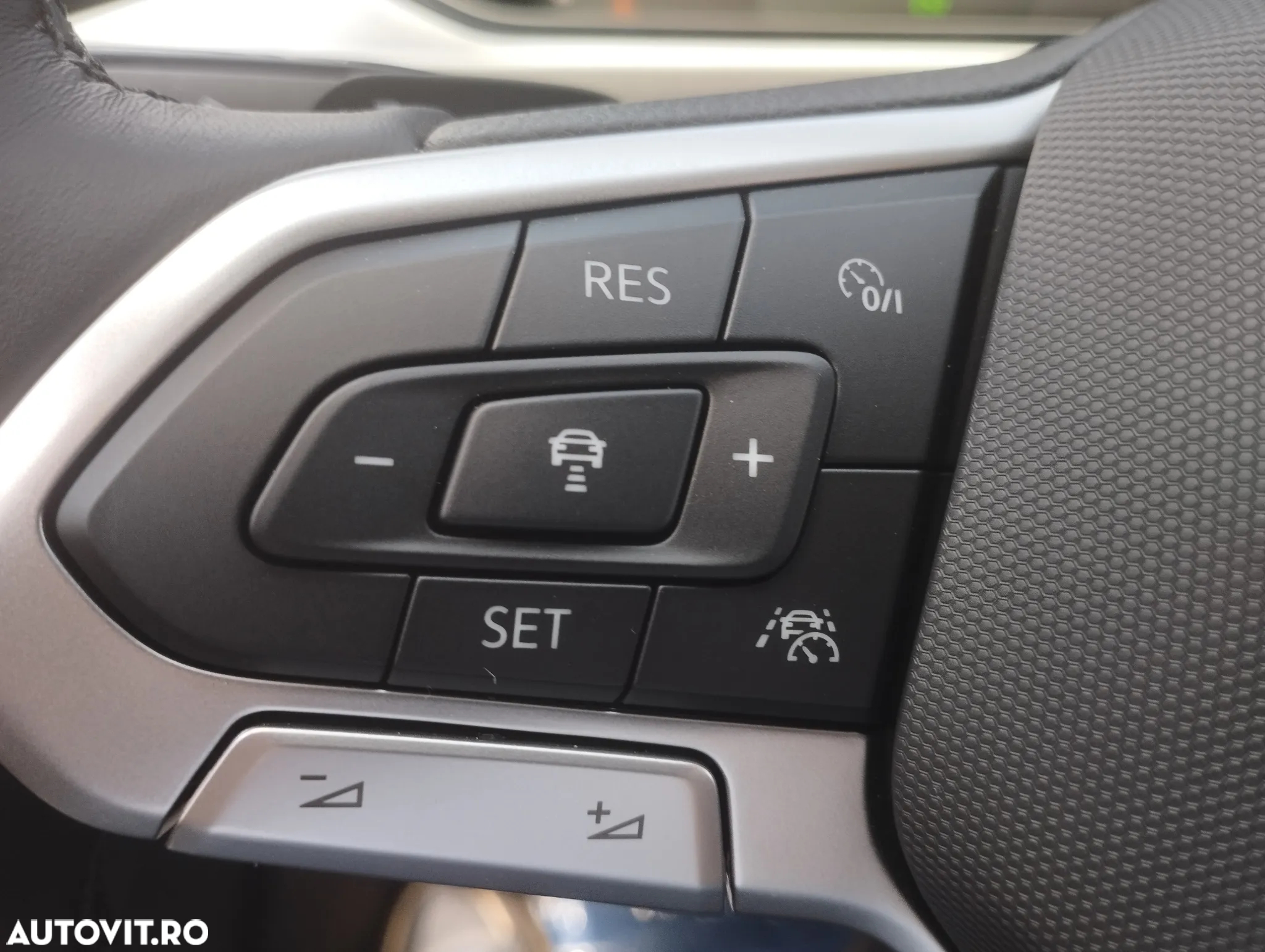 Volkswagen T-ROC 1.5 TSI DSG Life - 12