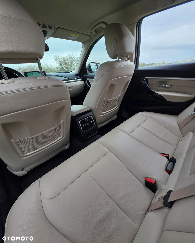 BMW Seria 3 320i xDrive Luxury Line - 15