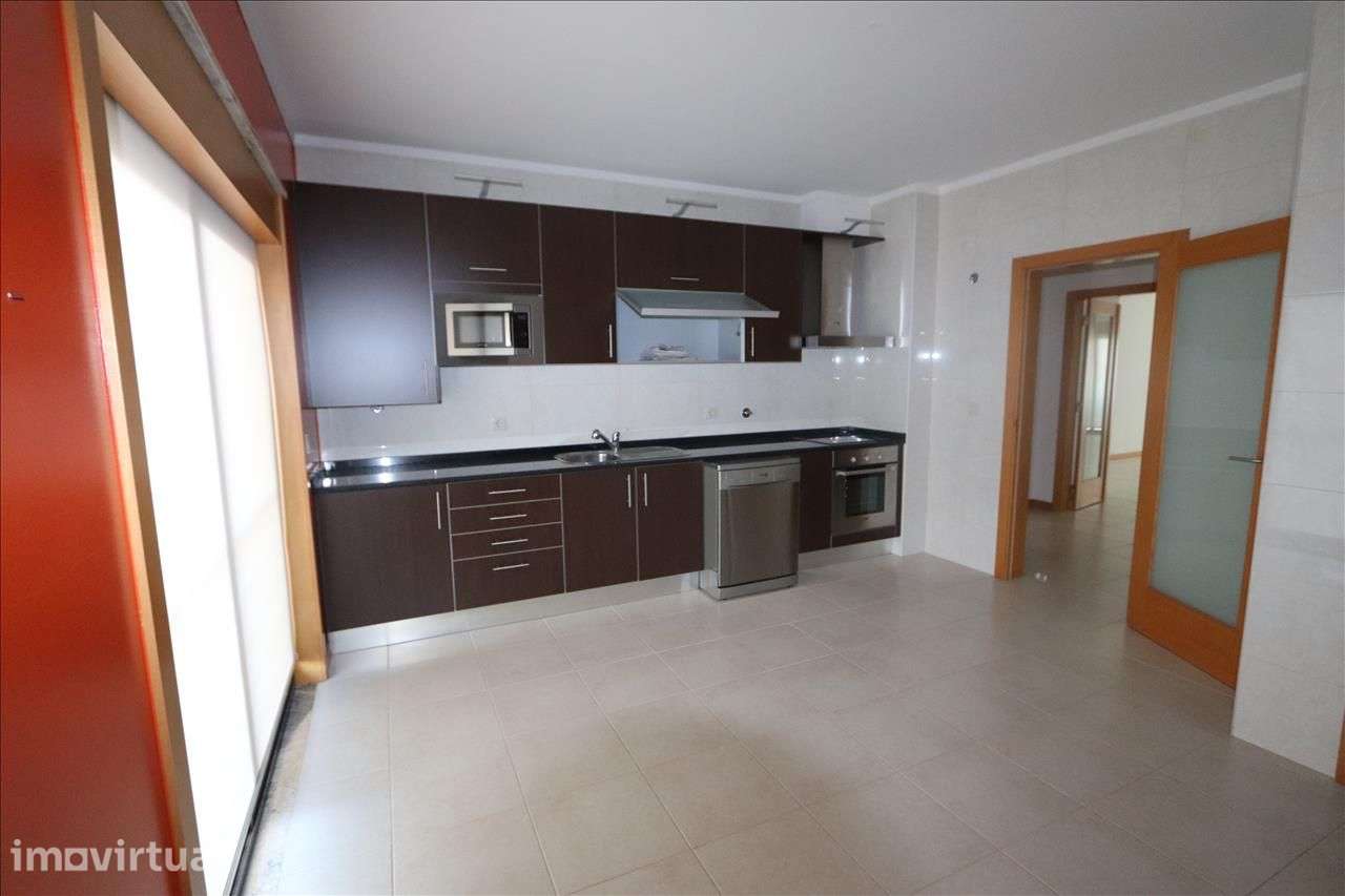 Apartamento T3 no Pinhal Novo com garagem e varanda - Grande imagem: 5/16