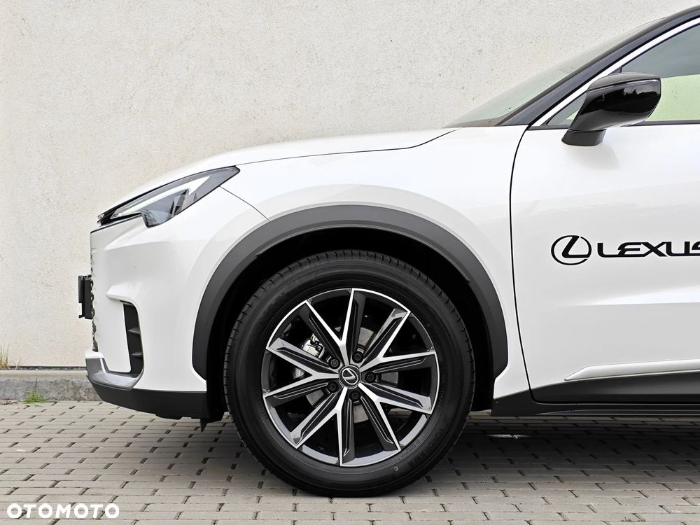 Lexus LBX 1.5 Hybrid Emotion - 22