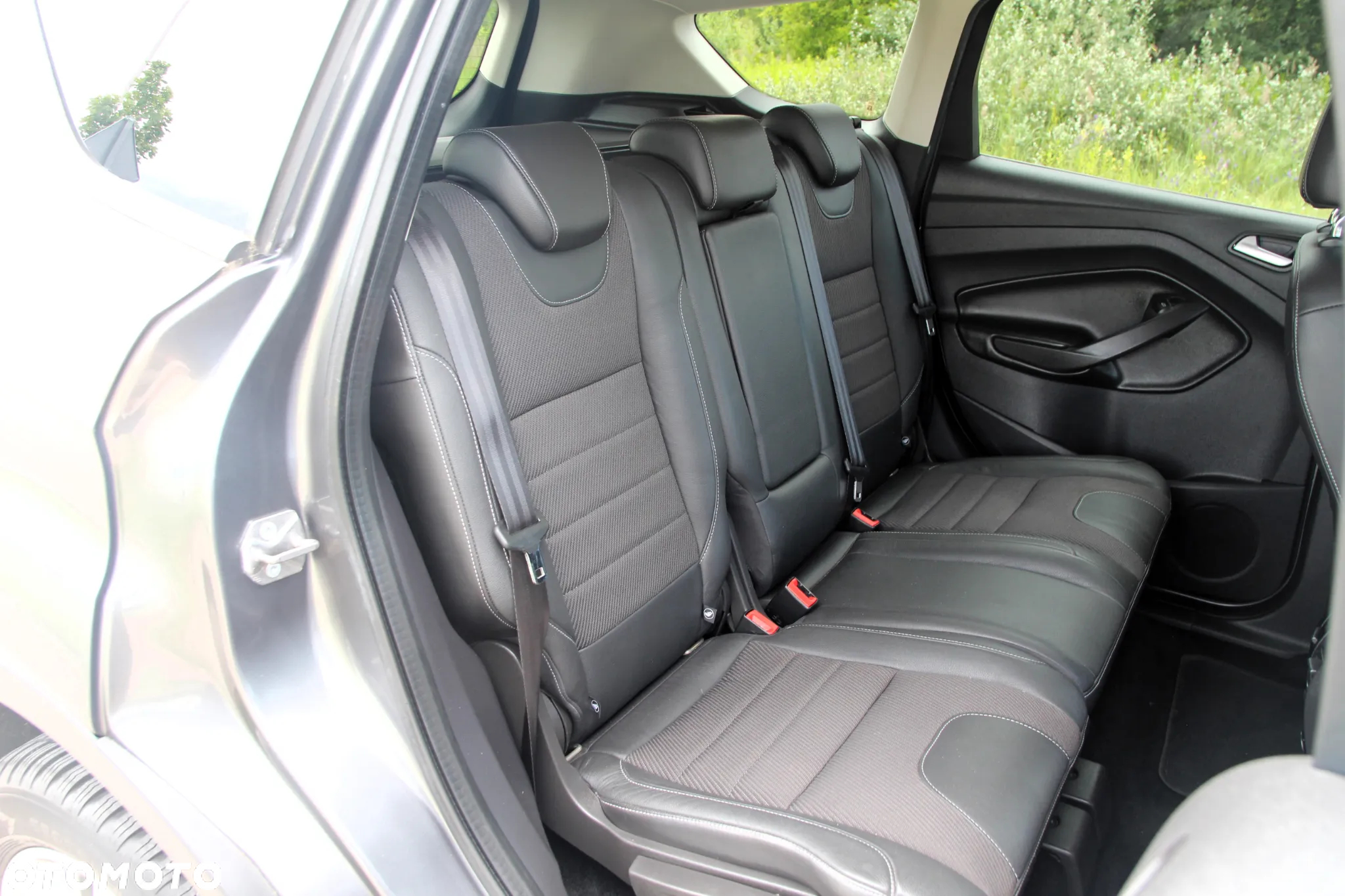Ford Kuga 2.0 TDCi 2x4 Titanium - 17