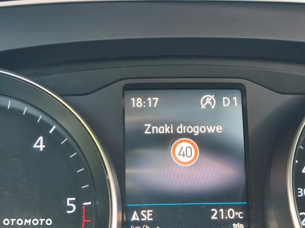 Volkswagen Passat - 12
