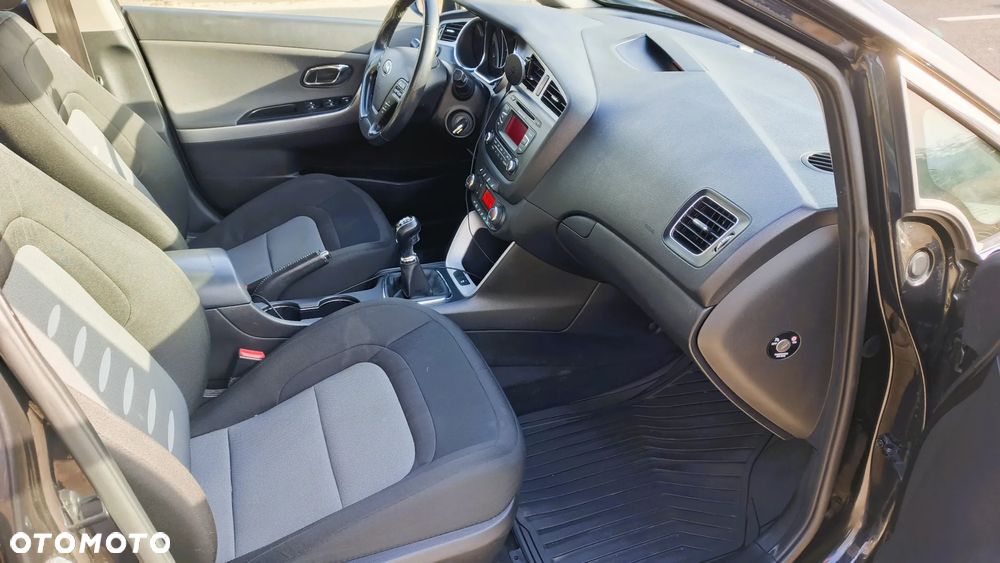 Kia Ceed - 12