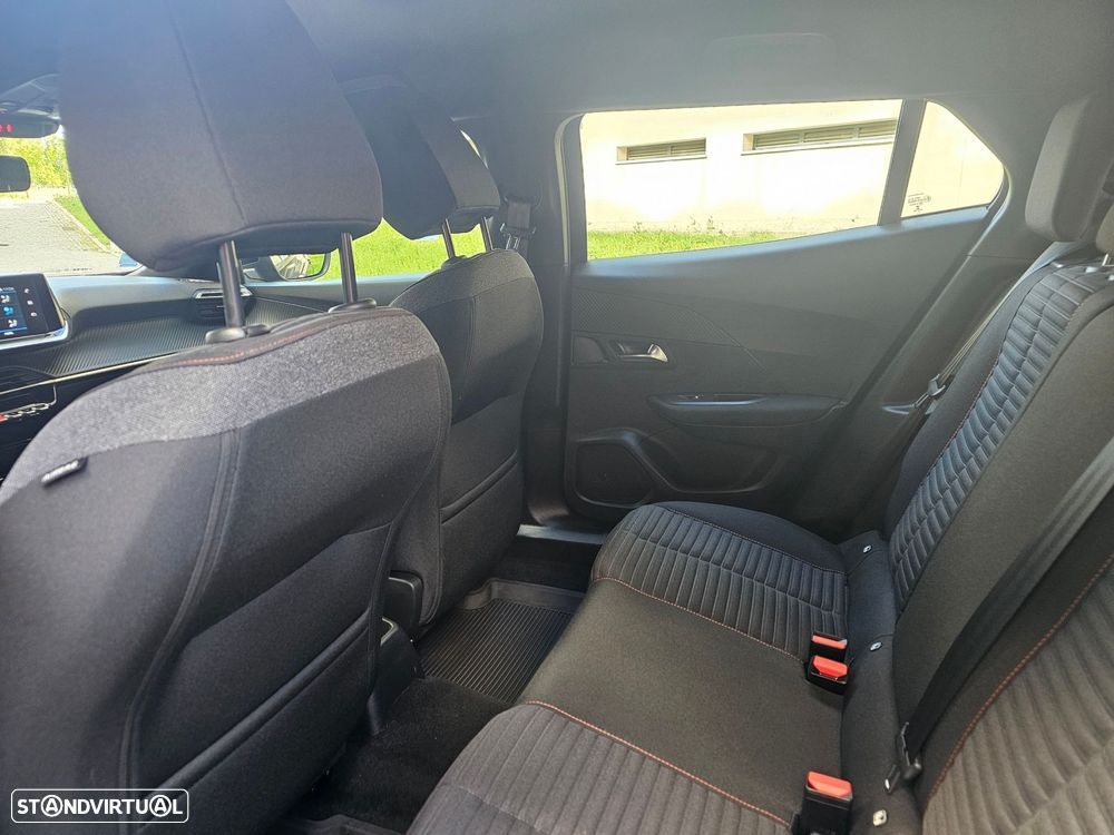 Peugeot 2008 1.2 PureTech Active Pack - 16