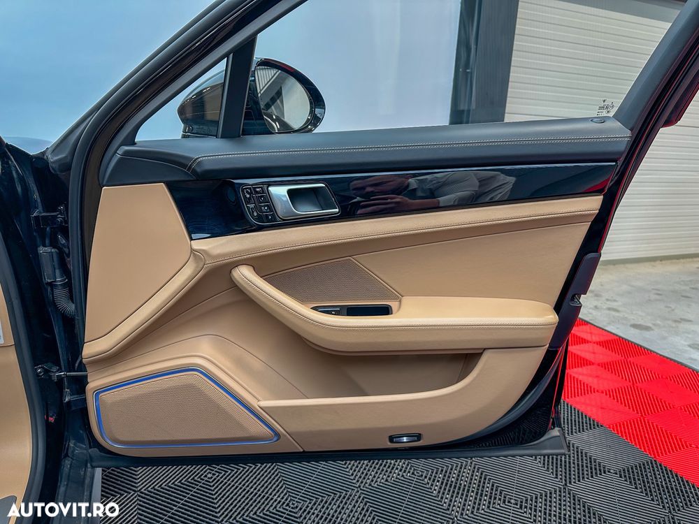 Porsche Panamera - 28