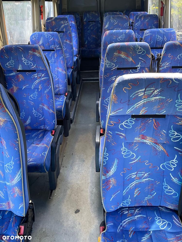 Mercedes-Benz Sprinter - 4