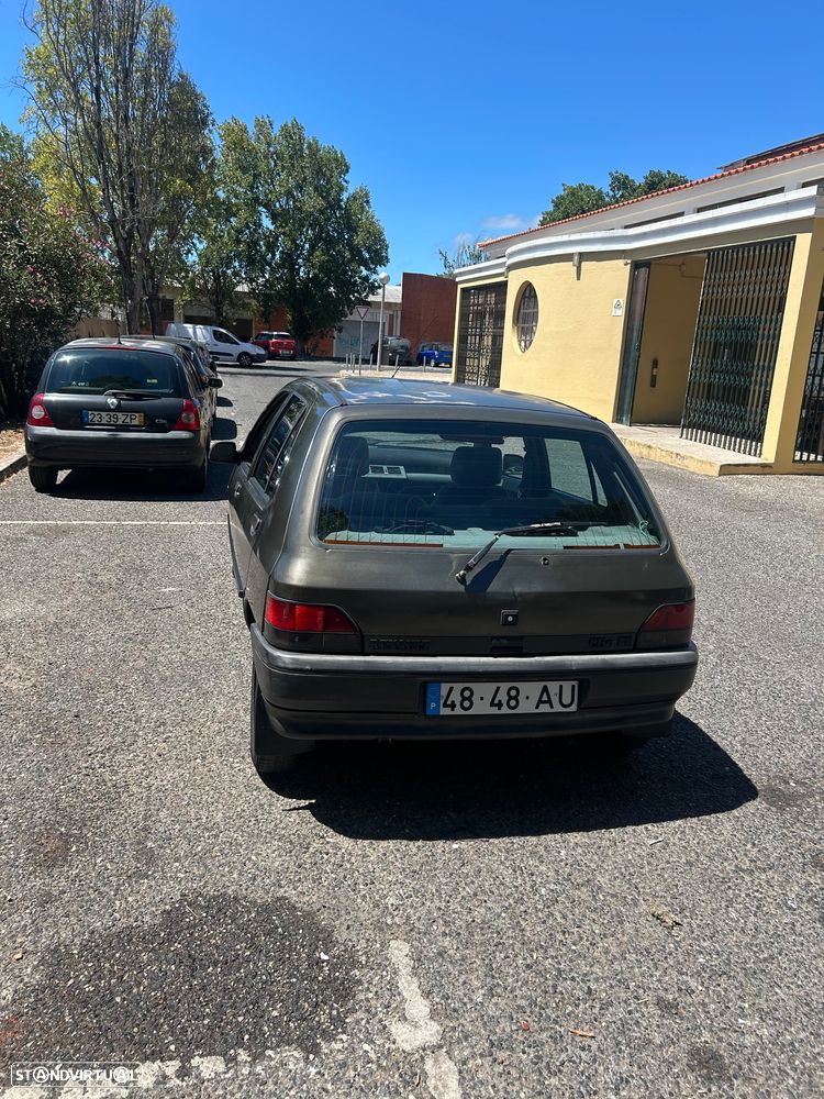 Renault Clio 1.2 RT - 11