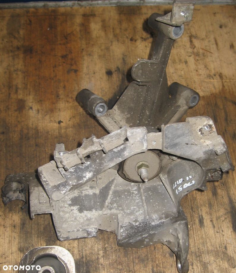 poduszka silnika skrzyni CLIO II 1.5 DCI RENAULT - 3