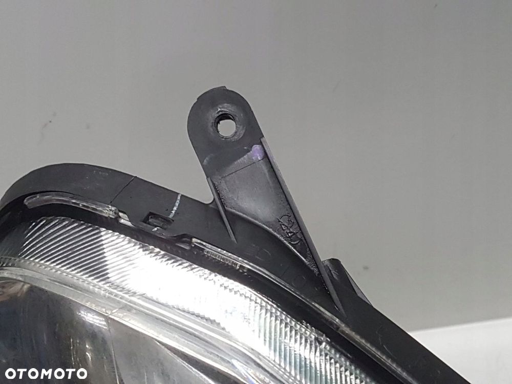 TOYOTA COROLLA VERSO 04- LAMPA PRAWY PRZÓD - 5