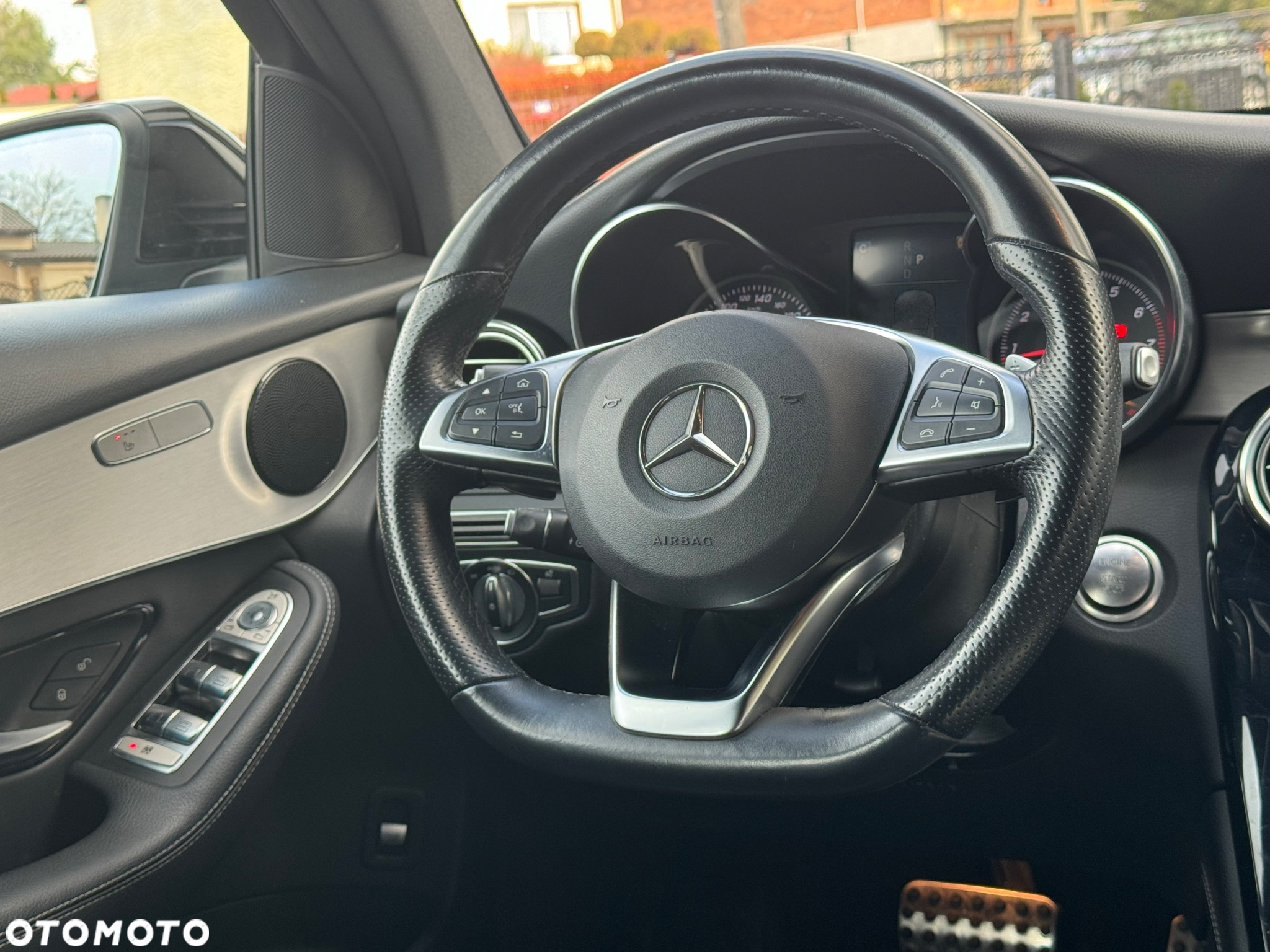 Mercedes-Benz GLC 250 Coupe 4Matic 9G-TRONIC AMG Line - 28