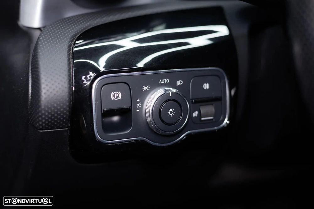 Mercedes-Benz A 180 d AMG Line Aut. - 35