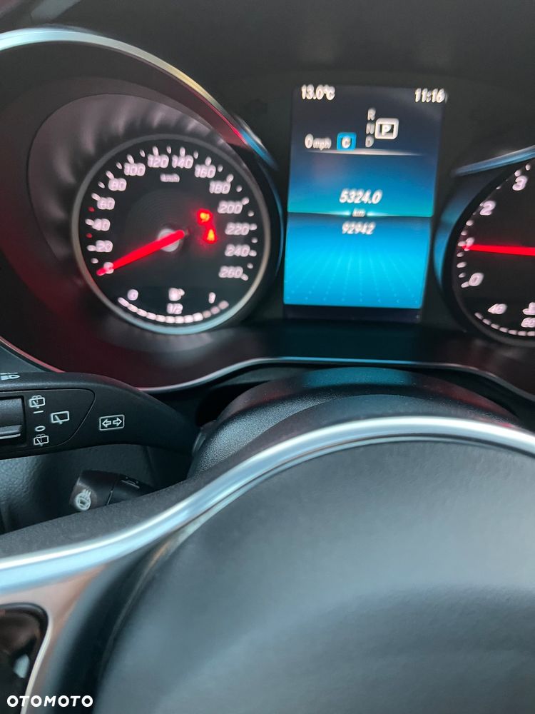 Mercedes-Benz GLC 300 4Matic 9G-TRONIC AMG Line - 27