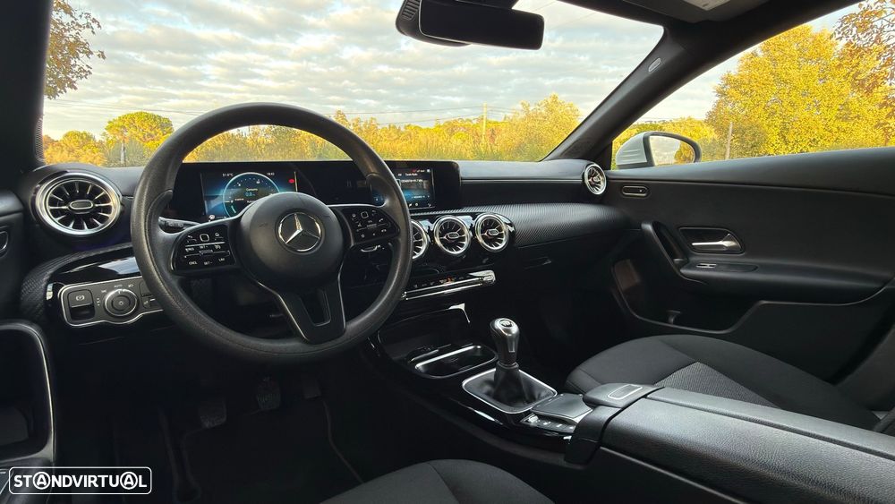 Mercedes-Benz CLA 200 d Shooting Brake Style Plus - 2