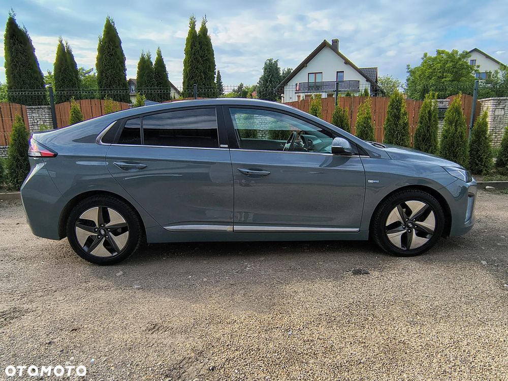 Hyundai IONIQ Hybrid Platinum - 8