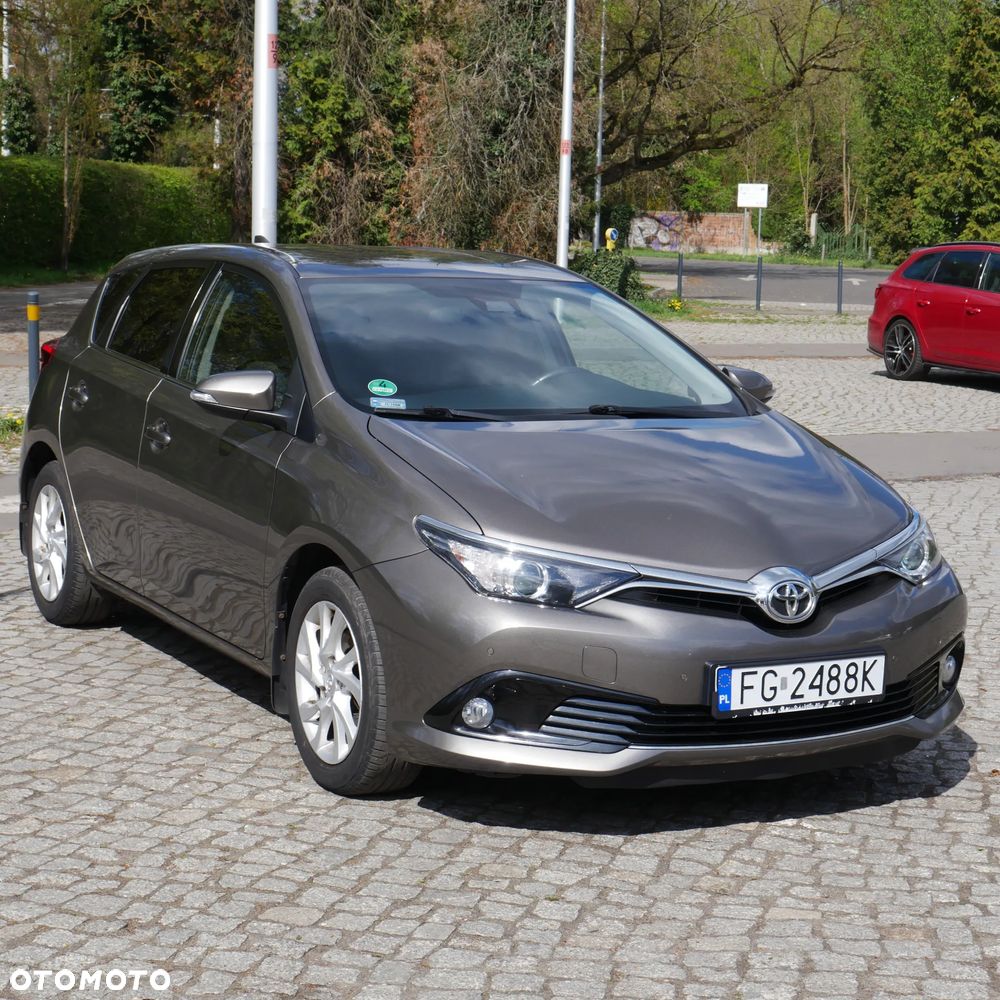 Toyota Auris 1.6 Premium - 2