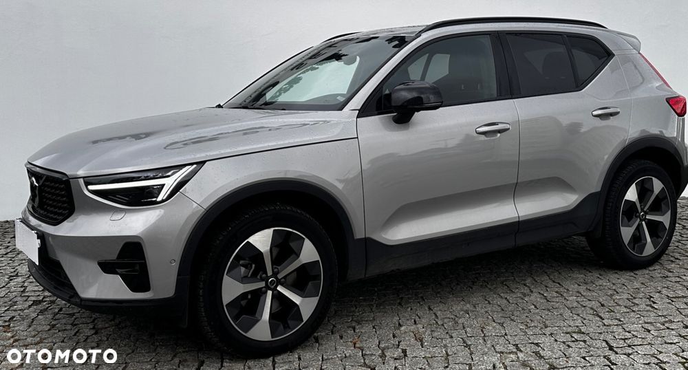 Volvo XC 40 B4 Ultimate Dark - 1