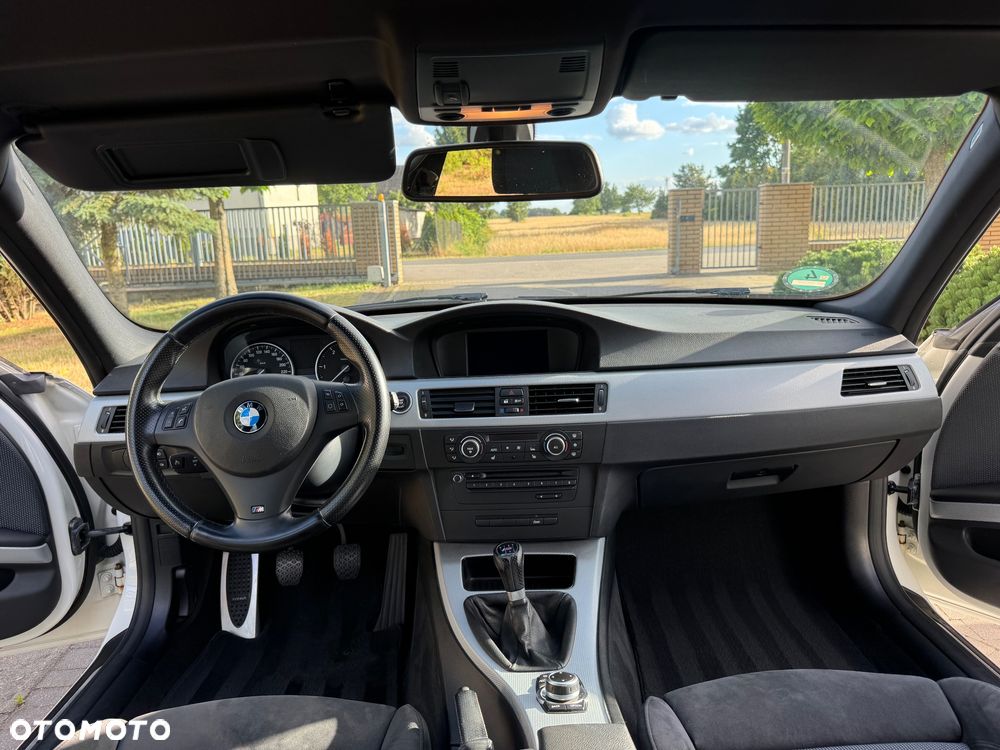BMW Seria 3 320d M Sport EU6 - 24