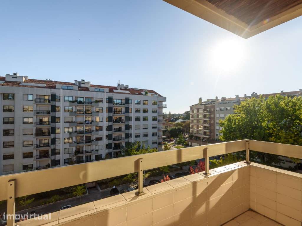 Apartamento T2+1, com garagem, Pinheiro Manso, Porto - Grande imagem: 2/17