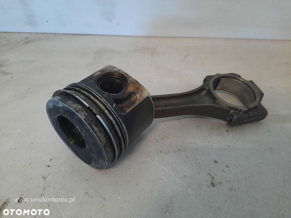 VOLKSWAGEN PASSAT B6 TŁOK SILNIKA BLS 1.9 TDI 105KM - 1