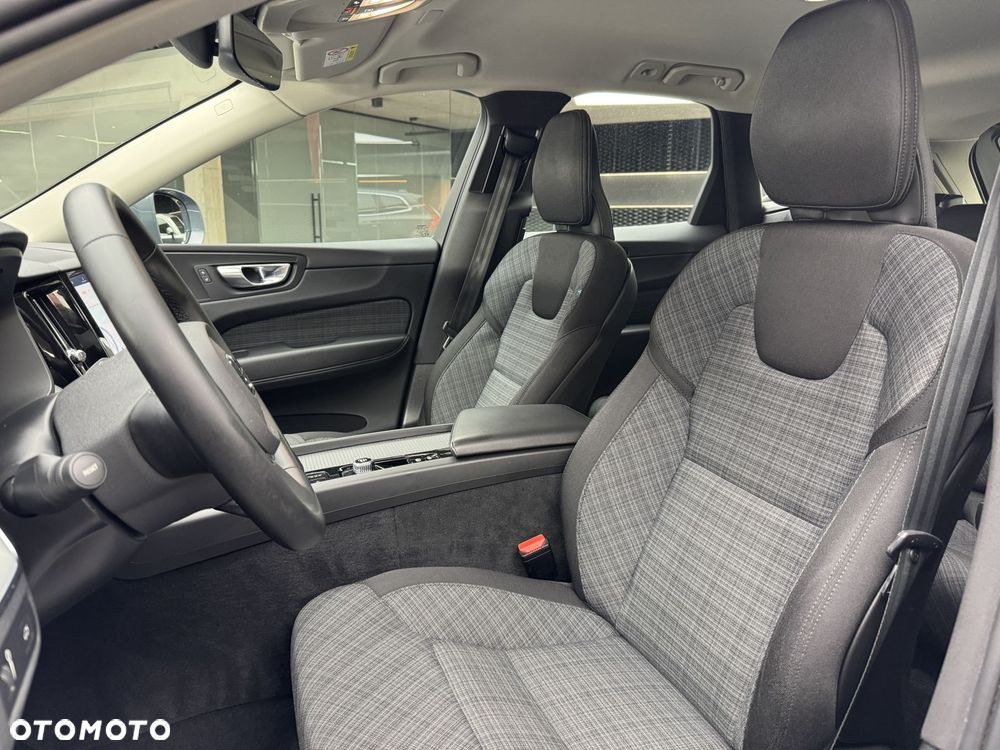 Volvo XC 60 B4 D AWD Momentum Pro - 12