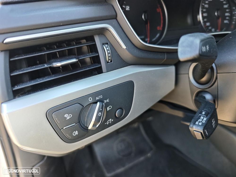 Audi A4 Avant 2.0 TDI S-line S tronic - 34