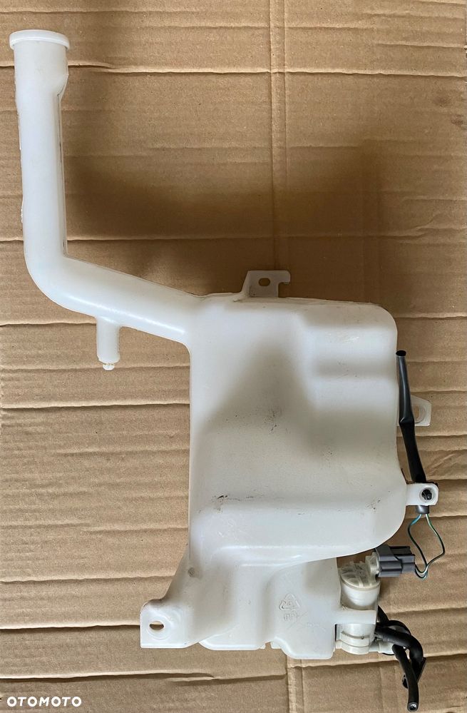 Mazda 2 DY DE DJ 3 BK BL BPBM 5 CR CW 6 gg Gy GH GJ GL cx-3 cx-30 cx-5 cx-7  zbiornik spryskiwaczy spryskiwacz zwykły xenon czujnik pompka zatyczka wężyki wszystkie Czesci - 17