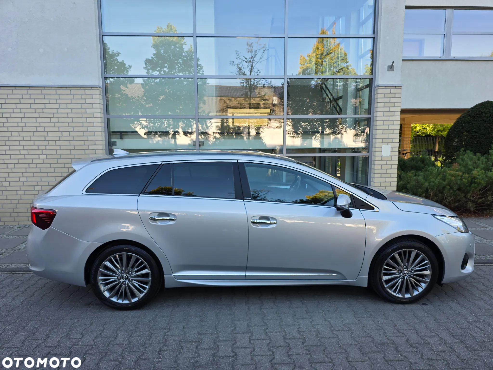 Toyota Avensis 1.8 Prestige - 8