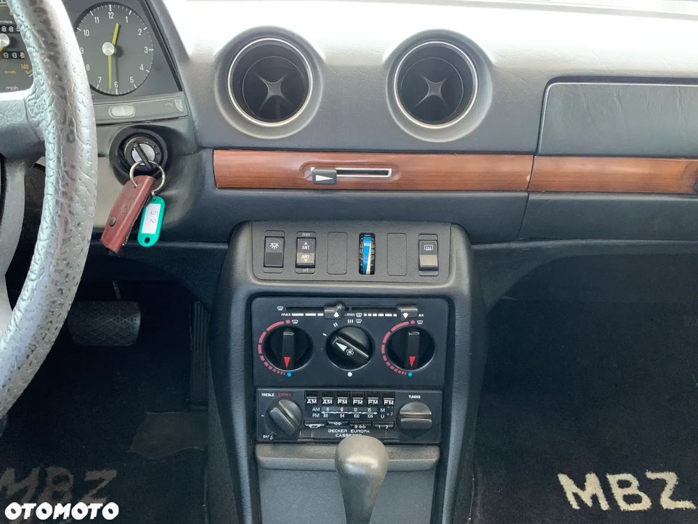 Mercedes-Benz W123 - 11