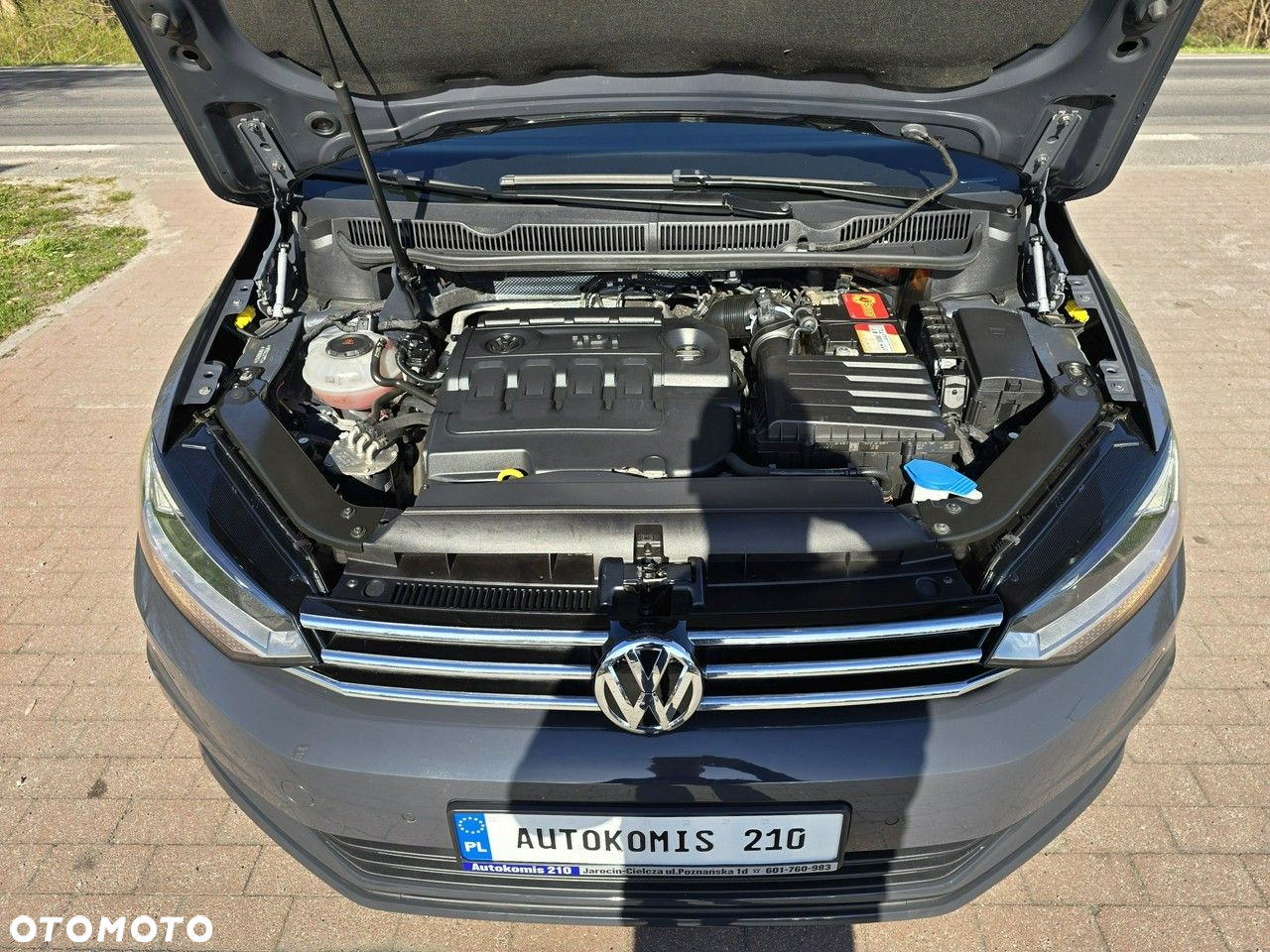 Volkswagen Touran - 27