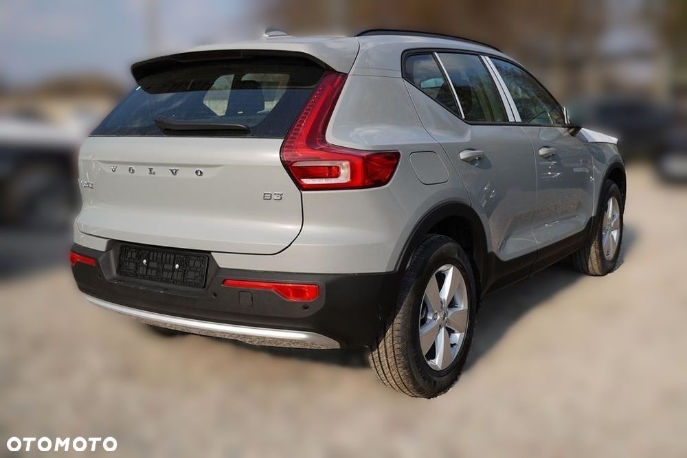 Volvo XC 40 B3 Essential - 4