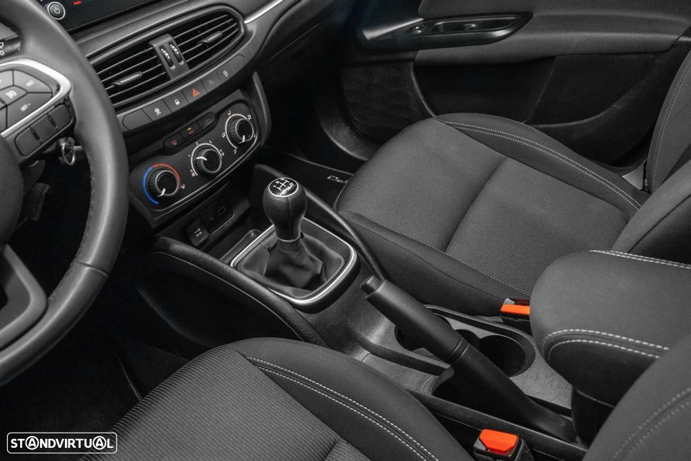 Fiat Tipo Station Wagon 1.3 M-Jet Lounge J17 - 18