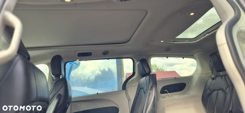 Chrysler Pacifica - 3
