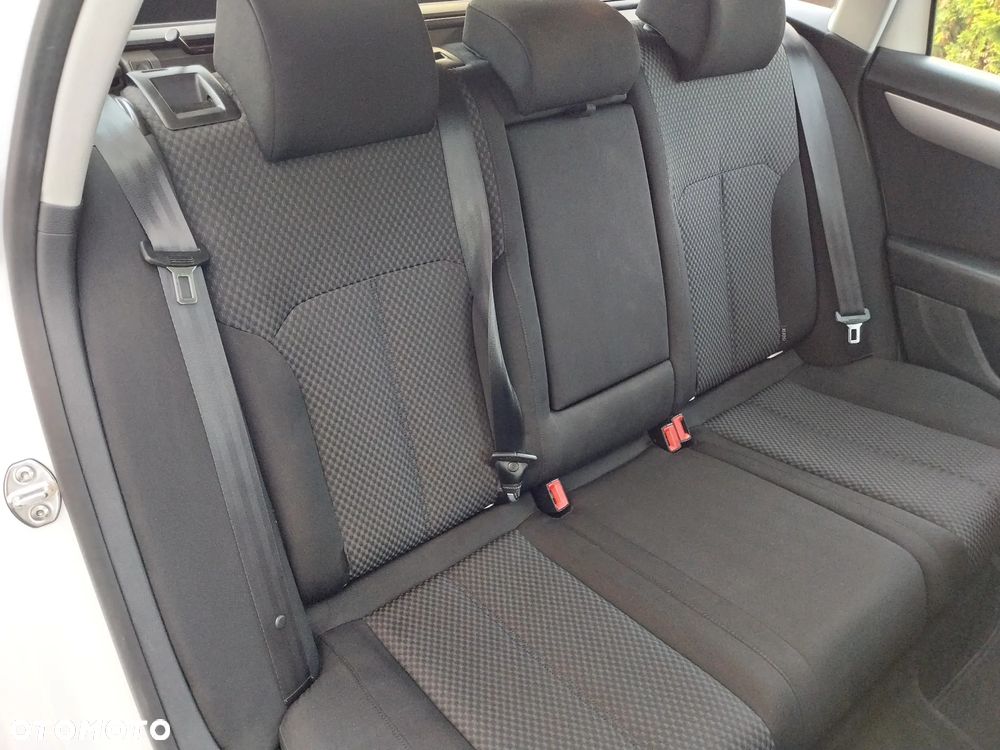 Volkswagen Passat 2.0 TDI DSG BlueMotion Technology Trendline - 8