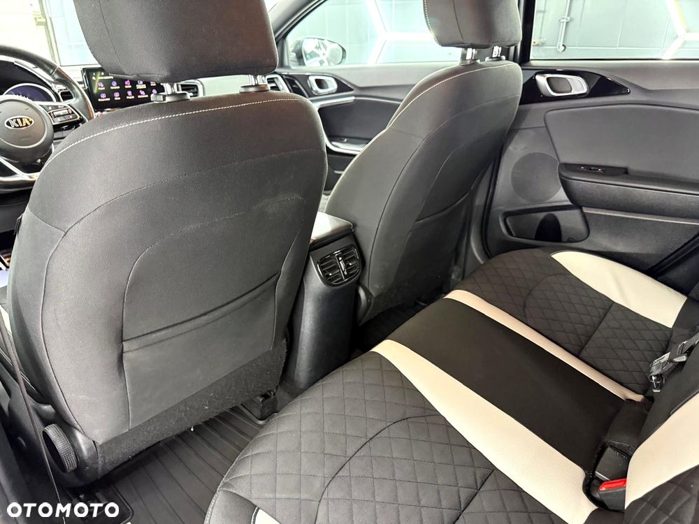 Kia ProCeed 1.4 T-GDI DCT7 OPF GT LINE - 28