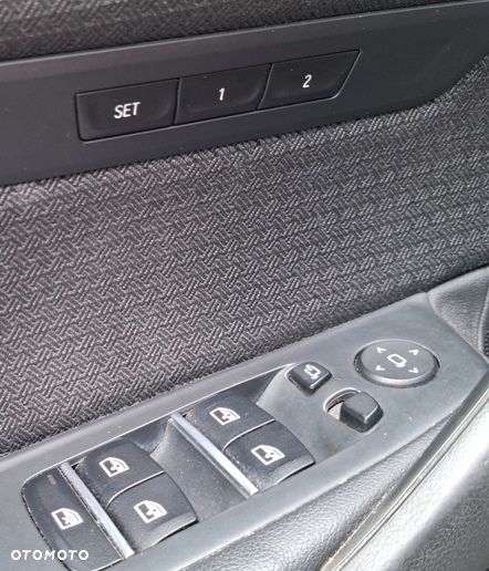 BMW Seria 5 540i GPF xDrive - 27
