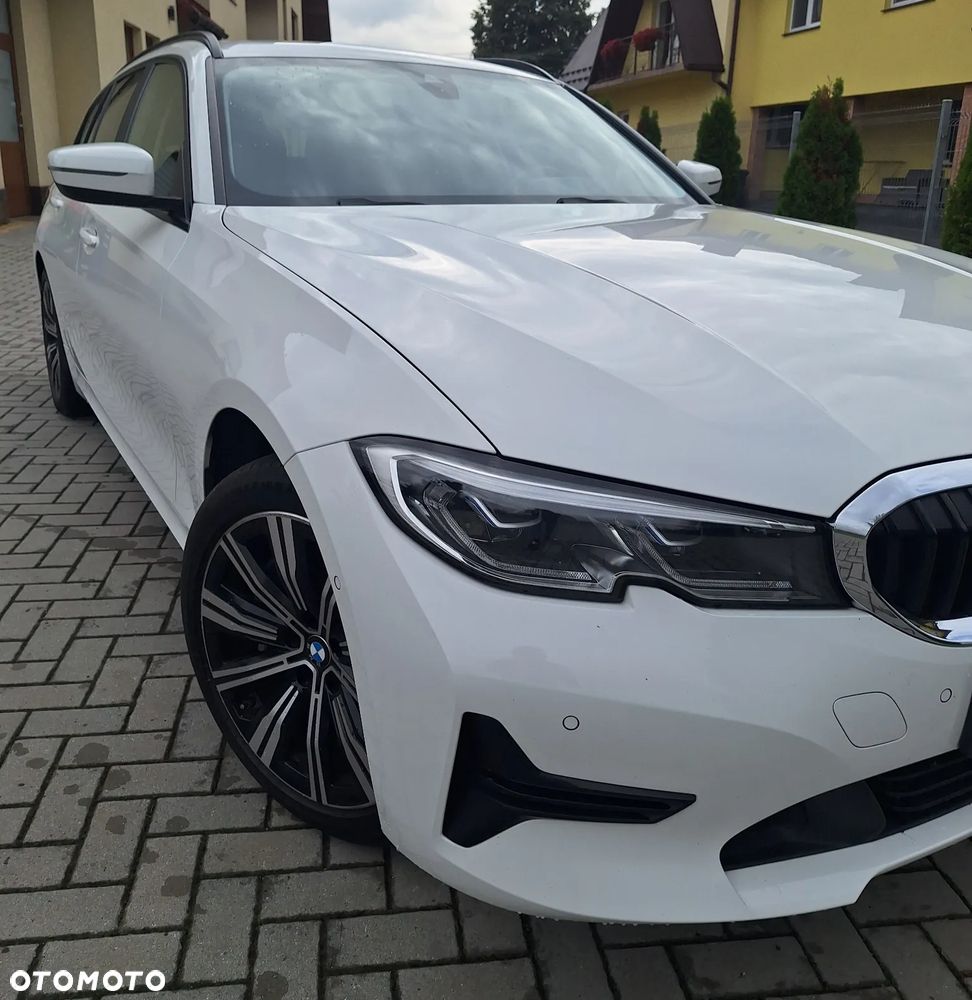 BMW Seria 3 330i xDrive Sport Line sport - 12