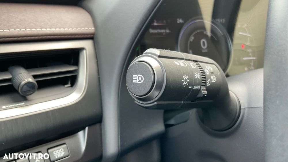 Lexus UX 250h 2.0L HEV 20H- (178 HP) 4X4 CVT Luxury - 21