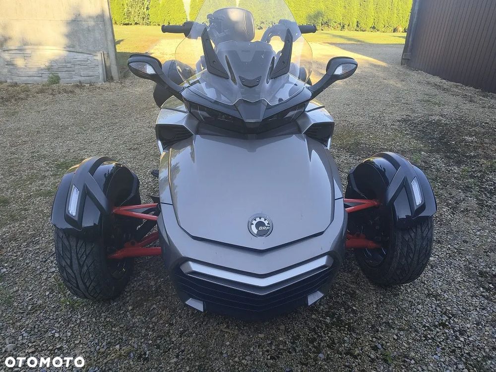 Can-Am Spyder - 2