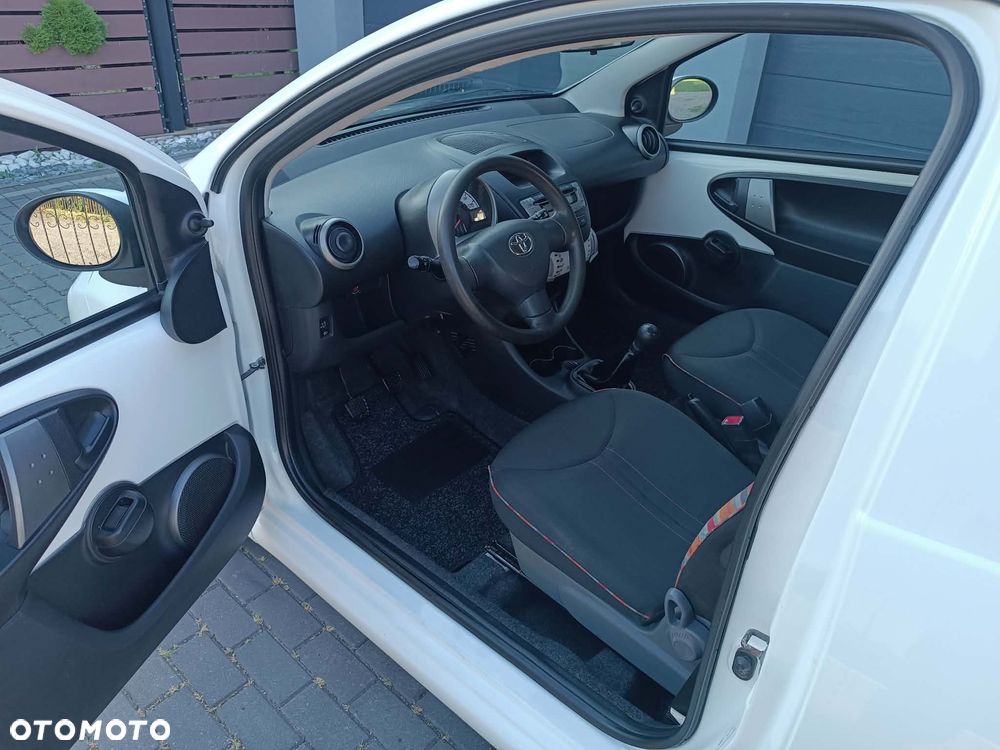 Toyota Aygo Cool&Go - 13