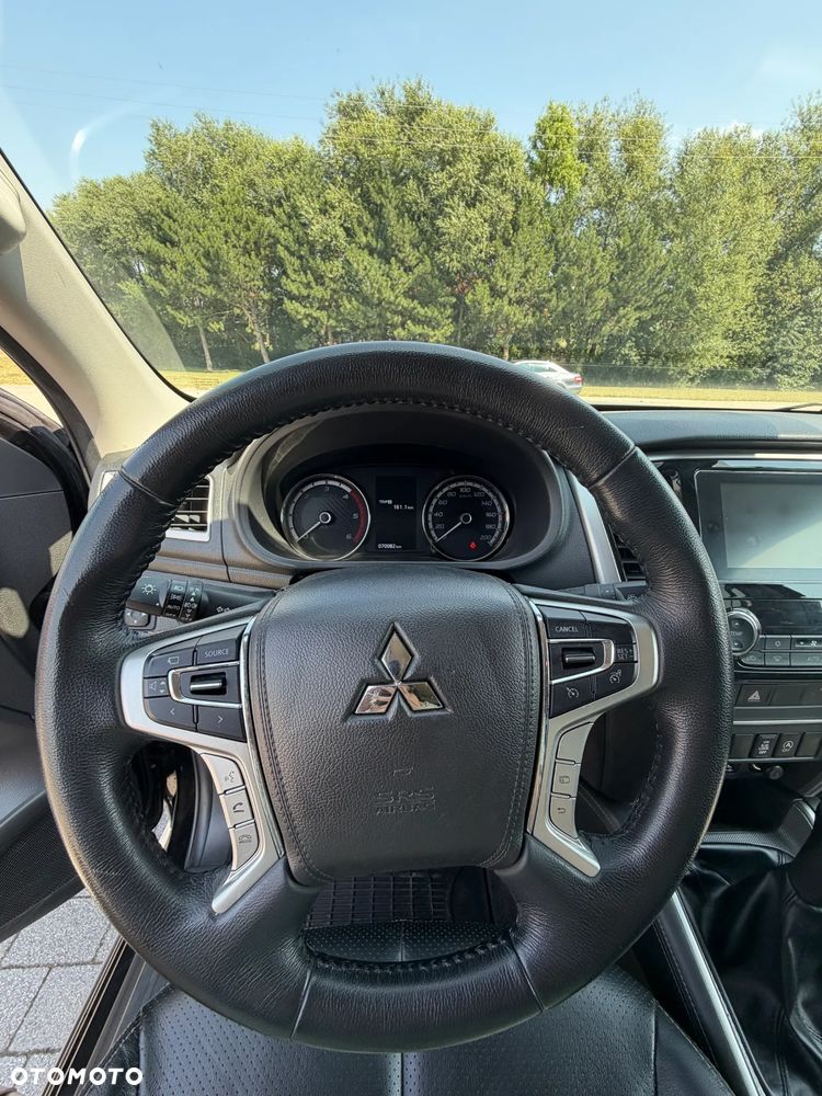 Mitsubishi L200 - 12