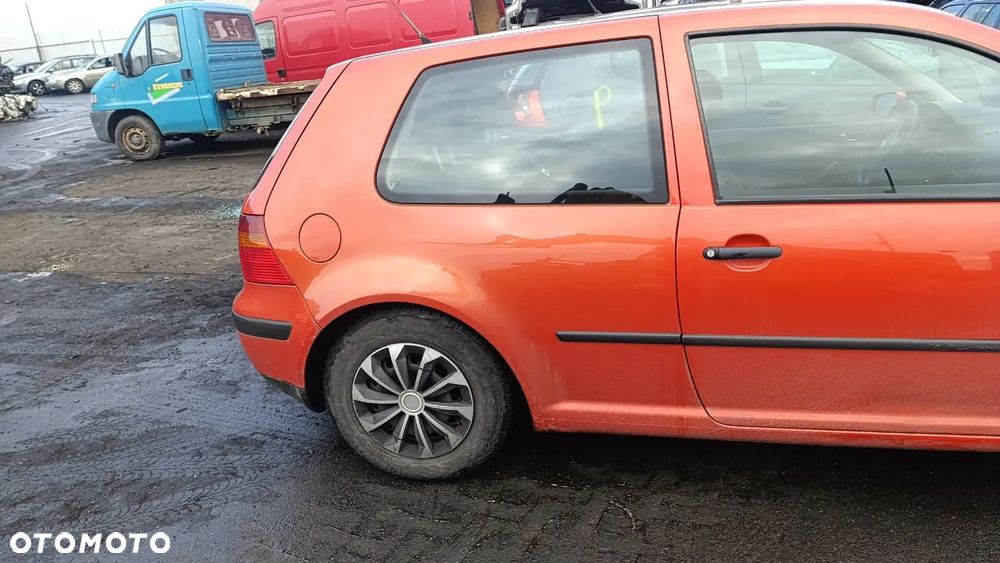 35523 volkswagen golf IV 1.9 sdi na części kod lakiery LA2Y - 6