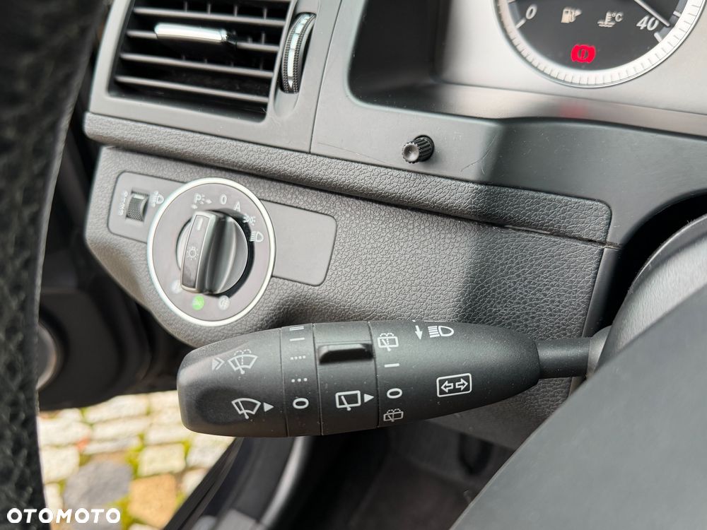 Mercedes-Benz Klasa C 180 K BlueEff Avantgarde - 14