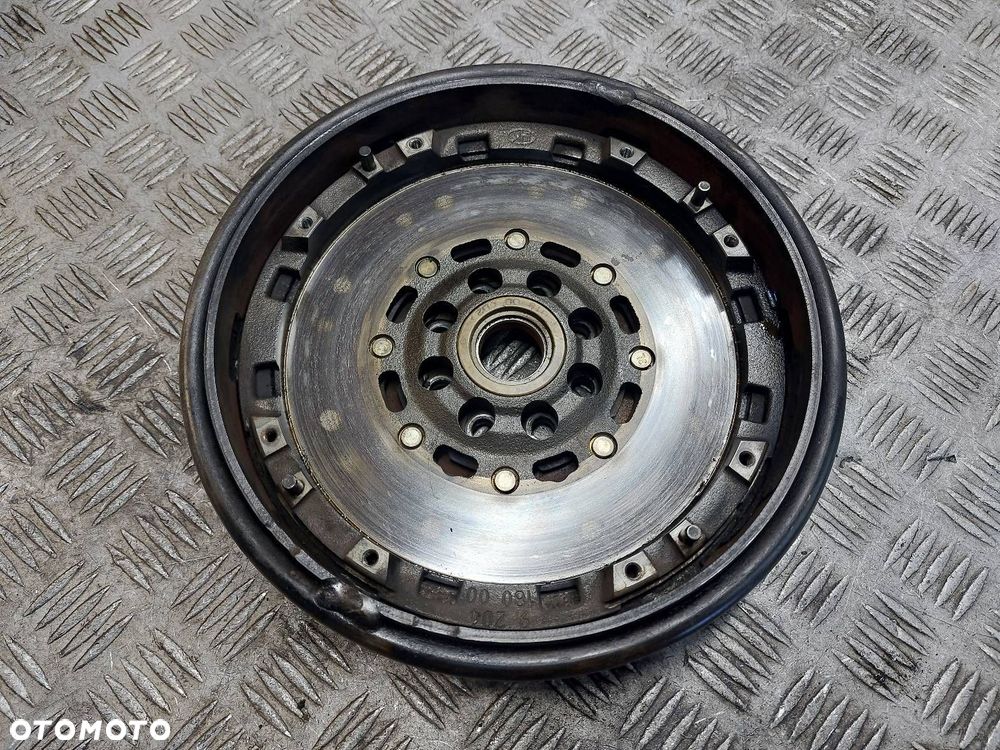 KOŁO DWUMASOWE MERCEDES-BENZ W414 VANEO 1.7 CDI - 1