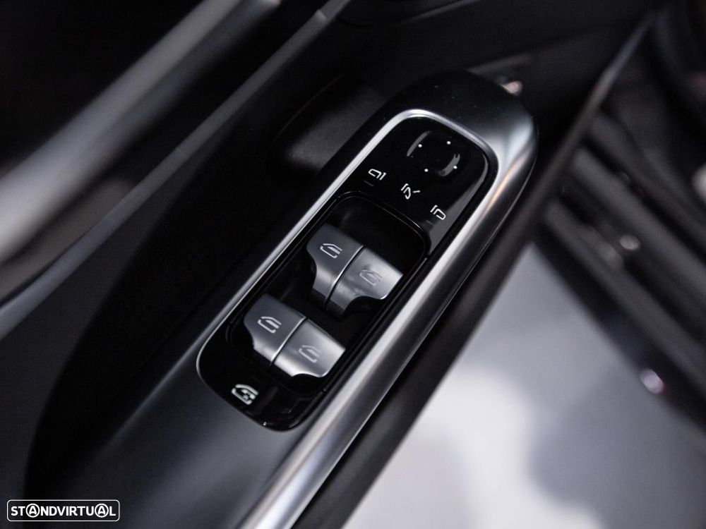 Mercedes-Benz C 300 e AMG Line - 17
